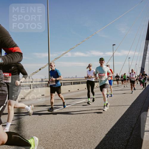 03.10.2025 - Köhlbrandbrückenlauf Michael Burmester http://msf.ph/oto/9044325 03.10.2025 12:26:04 Position 1 1910, 4494 meine-sportfotos.de