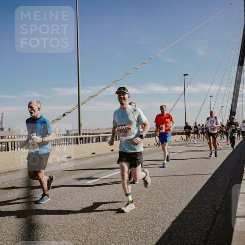 03.10.2025 - Köhlbrandbrückenlauf Michael Burmester http://msf.ph/oto/9044335 03.10.2025 12:26:04 Position 1 5845 meine-sportfotos.de