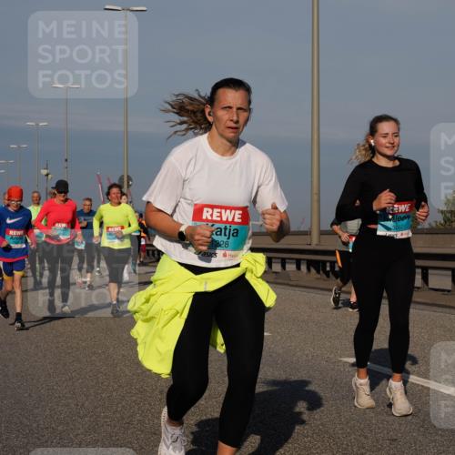 03.10.2025 - Köhlbrandbrückenlauf Fabian Wolf http://msf.ph/oto/9044340 03.10.2025 09:57:02 Position 3 228, 3057 meine-sportfotos.de