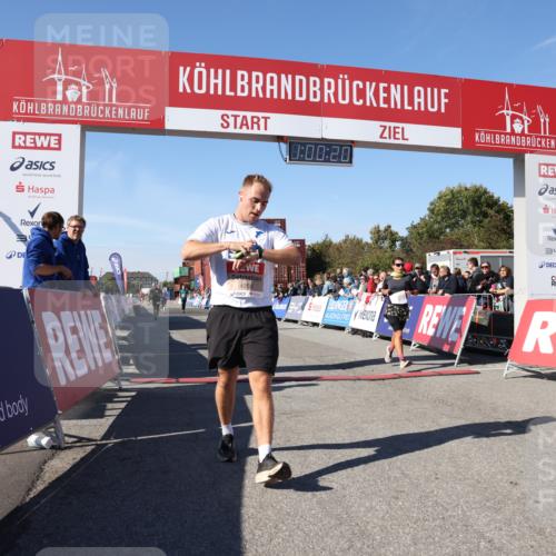 03.10.2025 - Köhlbrandbrückenlauf Lena Gebhardt http://msf.ph/oto/9044348 03.10.2025 13:00:20 Ziel 4020, 4192, 4250, 4275, 6097, 6203, 6236, 6707, 6714, 6760, 6798 meine-sportfotos.de
