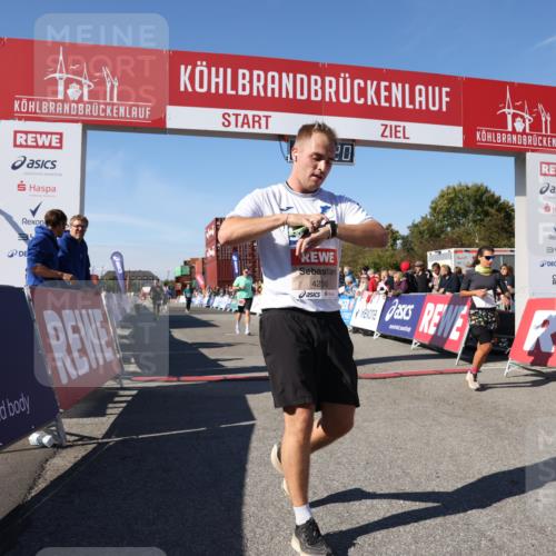 03.10.2025 - Köhlbrandbrückenlauf Lena Gebhardt http://msf.ph/oto/9044355 03.10.2025 13:00:21 Ziel 4020, 4163, 4192, 4250, 4275, 6203, 6236, 6707, 6714, 6760, 6798 meine-sportfotos.de