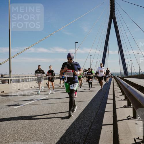 03.10.2025 - Köhlbrandbrückenlauf Michael Burmester http://msf.ph/oto/9044382 03.10.2025 12:26:08 Position 1  meine-sportfotos.de