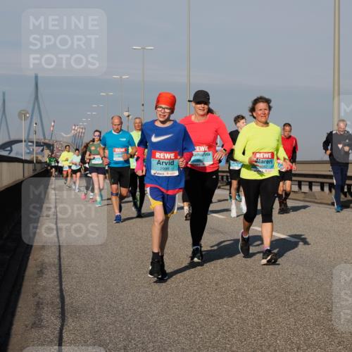 03.10.2025 - Köhlbrandbrückenlauf Fabian Wolf http://msf.ph/oto/9044391 03.10.2025 09:57:05 Position 3 2996, 3060, 062 meine-sportfotos.de
