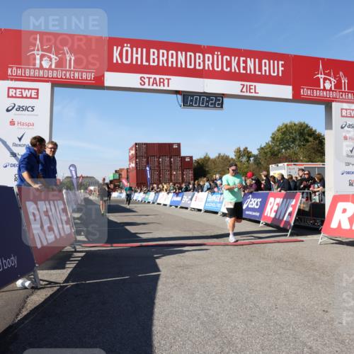 03.10.2025 - Köhlbrandbrückenlauf Lena Gebhardt http://msf.ph/oto/9044392 03.10.2025 13:00:23 Ziel 4163, 4250, 4275, 6236, 6490, 6707, 6714, 6760, 6798 meine-sportfotos.de