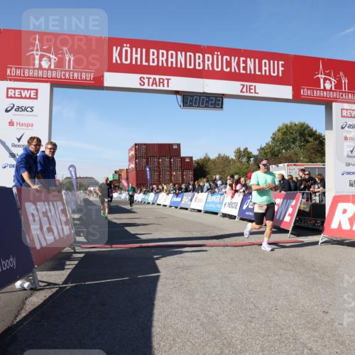03.10.2025 - Köhlbrandbrückenlauf Lena Gebhardt http://msf.ph/oto/9044397 03.10.2025 13:00:23 Ziel 4163, 4250, 4275, 6236, 6490, 6707, 6714, 6760, 6798 meine-sportfotos.de