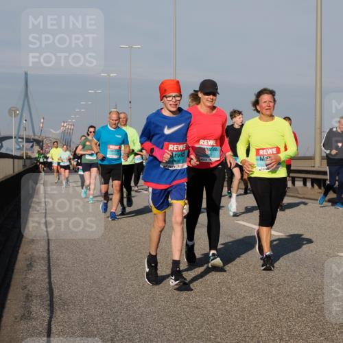 03.10.2025 - Köhlbrandbrückenlauf Fabian Wolf http://msf.ph/oto/9044401 03.10.2025 09:57:05 Position 3 2996 meine-sportfotos.de