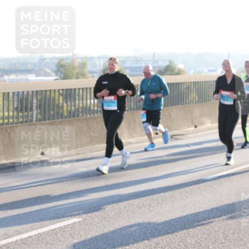 03.10.2025 - Köhlbrandbrückenlauf Lena Gebhardt http://msf.ph/oto/9044404 03.10.2025 09:27:12 Position 1  meine-sportfotos.de