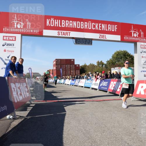 03.10.2025 - Köhlbrandbrückenlauf Lena Gebhardt http://msf.ph/oto/9044407 03.10.2025 13:00:24 Ziel 4163, 4250, 4275, 6236, 6490, 6707, 6714, 6760 meine-sportfotos.de