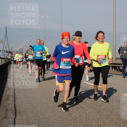 03.10.2025 - Köhlbrandbrückenlauf Fabian Wolf http://msf.ph/oto/9044410 03.10.2025 09:57:05 Position 3 3459, 2996 meine-sportfotos.de