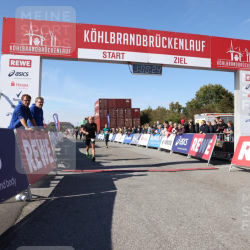 03.10.2025 - Köhlbrandbrückenlauf Lena Gebhardt http://msf.ph/oto/9044414 03.10.2025 13:00:24 Ziel 4163, 4250, 4275, 6236, 6490, 6707, 6714, 6760 meine-sportfotos.de