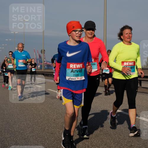 03.10.2025 - Köhlbrandbrückenlauf Fabian Wolf http://msf.ph/oto/9044432 03.10.2025 09:57:06 Position 3 2996 meine-sportfotos.de