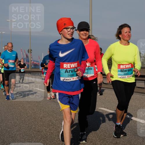 03.10.2025 - Köhlbrandbrückenlauf Fabian Wolf http://msf.ph/oto/9044436 03.10.2025 09:57:06 Position 3 3459, 2996, 60, 3062 meine-sportfotos.de