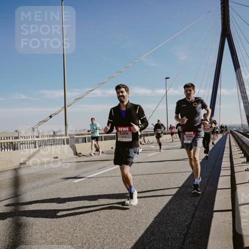 03.10.2025 - Köhlbrandbrückenlauf Michael Burmester http://msf.ph/oto/9044439 03.10.2025 12:26:13 Position 1 4236 meine-sportfotos.de