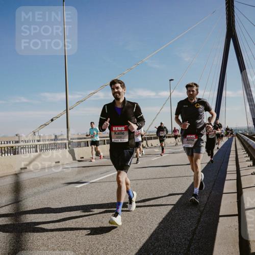 03.10.2025 - Köhlbrandbrückenlauf Michael Burmester http://msf.ph/oto/9044443 03.10.2025 12:26:13 Position 1 4236 meine-sportfotos.de