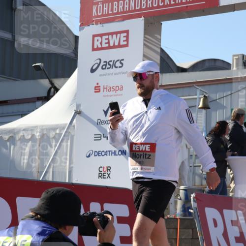 03.10.2025 - Köhlbrandbrückenlauf Luisa Fischer http://msf.ph/oto/9044463 03.10.2025 13:41:48 Ziel 4894, 5193, 5228, 5230, 5232, 5250, 5257 meine-sportfotos.de