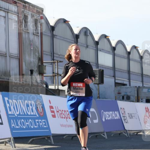 03.10.2025 - Köhlbrandbrückenlauf Luisa Fischer http://msf.ph/oto/9044482 03.10.2025 13:41:50 Ziel 5193, 5232, 5250, 5257, 5315 meine-sportfotos.de