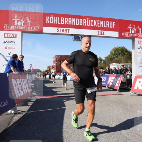 03.10.2025 - Köhlbrandbrückenlauf Lena Gebhardt http://msf.ph/oto/9044485 03.10.2025 13:00:27 Ziel 4163, 4172, 4250, 4275, 4622, 4850, 5664, 6236, 6490, 6707, 6714, 6760 meine-sportfotos.de