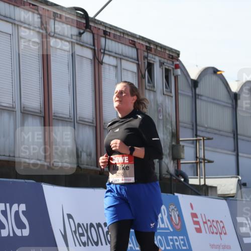 03.10.2025 - Köhlbrandbrückenlauf Luisa Fischer http://msf.ph/oto/9044495 03.10.2025 13:41:52 Ziel 5043, 5193, 5232, 5250, 5257, 5315 meine-sportfotos.de
