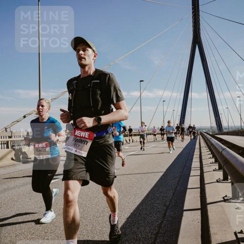 03.10.2025 - Köhlbrandbrückenlauf Michael Burmester http://msf.ph/oto/9044500 03.10.2025 12:26:18 Position 1 4381, 5617 meine-sportfotos.de
