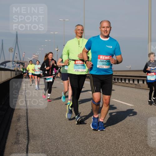 03.10.2025 - Köhlbrandbrückenlauf Fabian Wolf http://msf.ph/oto/9044501 03.10.2025 09:57:09 Position 3 1843, 3459 meine-sportfotos.de