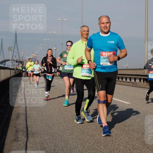 03.10.2025 - Köhlbrandbrückenlauf Fabian Wolf http://msf.ph/oto/9044506 03.10.2025 09:57:09 Position 3 1604, 1843, 345, 3075 meine-sportfotos.de