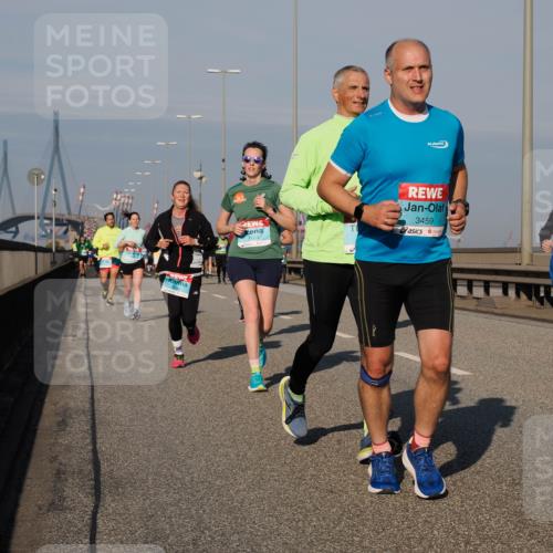 03.10.2025 - Köhlbrandbrückenlauf Fabian Wolf http://msf.ph/oto/9044513 03.10.2025 09:57:09 Position 3 1604, 3459, 3075 meine-sportfotos.de