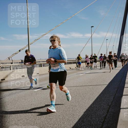 03.10.2025 - Köhlbrandbrückenlauf Michael Burmester http://msf.ph/oto/9044517 03.10.2025 12:26:21 Position 1 4544 meine-sportfotos.de