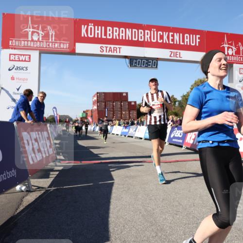 03.10.2025 - Köhlbrandbrückenlauf Lena Gebhardt http://msf.ph/oto/9044535 03.10.2025 13:00:30 Ziel 4016, 4163, 4172, 4275, 4299, 4622, 4850, 5664, 6373, 6490, 6707, 6714 meine-sportfotos.de