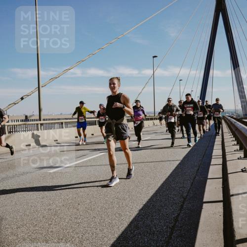 03.10.2025 - Köhlbrandbrückenlauf Michael Burmester http://msf.ph/oto/9044552 03.10.2025 12:26:23 Position 1  meine-sportfotos.de