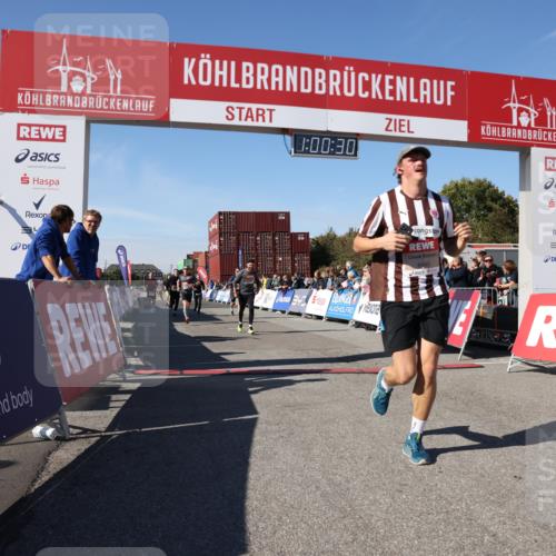 03.10.2025 - Köhlbrandbrückenlauf Lena Gebhardt http://msf.ph/oto/9044553 03.10.2025 13:00:30 Ziel 4016, 4163, 4172, 4275, 4299, 4622, 4850, 5664, 6373, 6490, 6707, 6714 meine-sportfotos.de