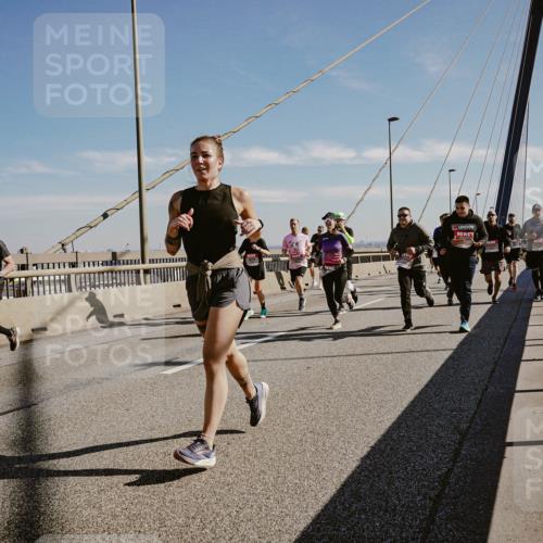 03.10.2025 - Köhlbrandbrückenlauf Michael Burmester http://msf.ph/oto/9044557 03.10.2025 12:26:24 Position 1  meine-sportfotos.de