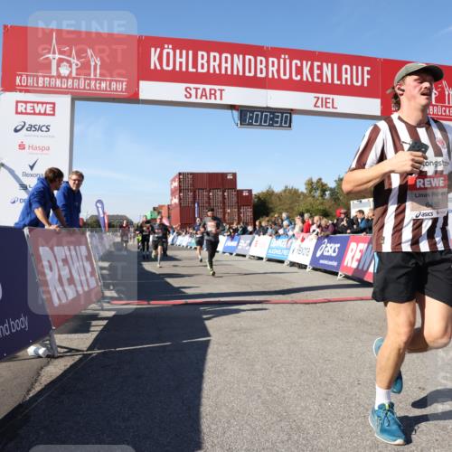 03.10.2025 - Köhlbrandbrückenlauf Lena Gebhardt http://msf.ph/oto/9044558 03.10.2025 13:00:31 Ziel 4016, 4163, 4172, 4275, 4299, 4622, 4850, 5664, 6373, 6490, 6707, 6714 meine-sportfotos.de