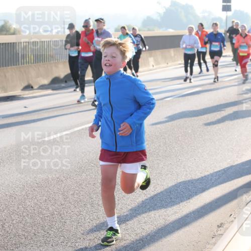 03.10.2025 - Köhlbrandbrückenlauf Lena Gebhardt http://msf.ph/oto/9044568 03.10.2025 09:27:16 Position 1  meine-sportfotos.de