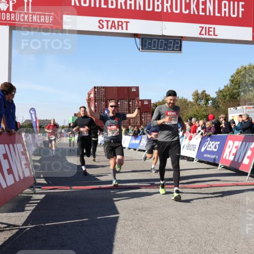 03.10.2025 - Köhlbrandbrückenlauf Lena Gebhardt http://msf.ph/oto/9044596 03.10.2025 13:00:33 Ziel 4016, 4163, 4172, 4228, 4275, 4299, 4622, 4850, 5011, 5664, 6373, 6490, 6714 meine-sportfotos.de