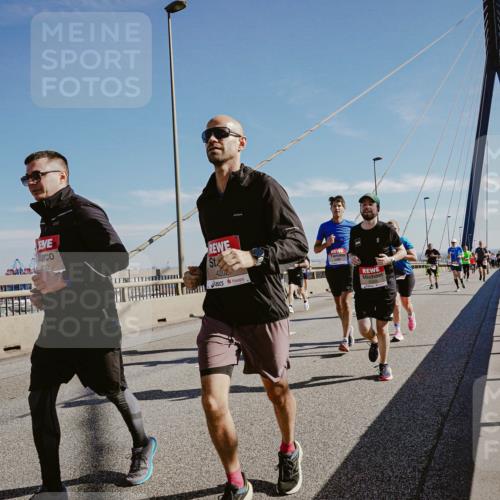 03.10.2025 - Köhlbrandbrückenlauf Michael Burmester http://msf.ph/oto/9044604 03.10.2025 12:26:28 Position 1 4533, 4202 meine-sportfotos.de