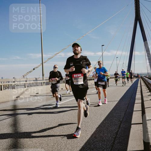 03.10.2025 - Köhlbrandbrückenlauf Michael Burmester http://msf.ph/oto/9044611 03.10.2025 12:26:28 Position 1  meine-sportfotos.de