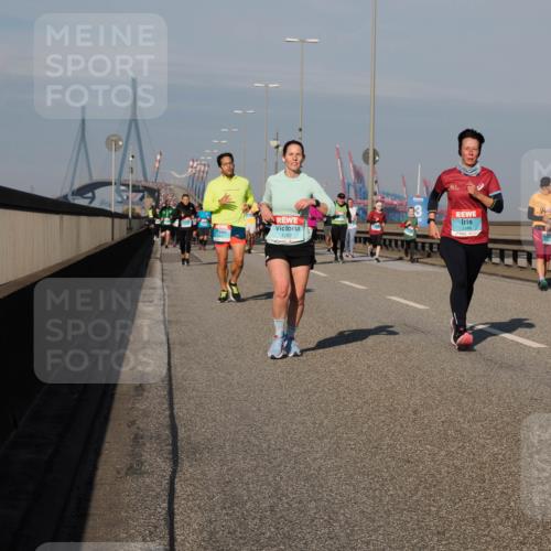 03.10.2025 - Köhlbrandbrückenlauf Fabian Wolf http://msf.ph/oto/9044612 03.10.2025 09:57:13 Position 3 1267, 3596, 2, 02, 1460 meine-sportfotos.de