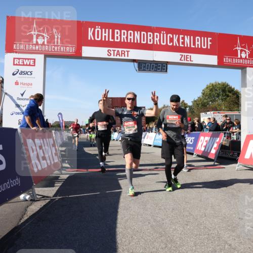 03.10.2025 - Köhlbrandbrückenlauf Lena Gebhardt http://msf.ph/oto/9044618 03.10.2025 13:00:33 Ziel 4016, 4163, 4172, 4228, 4275, 4299, 4622, 4850, 5011, 5664, 6373, 6490, 6714 meine-sportfotos.de