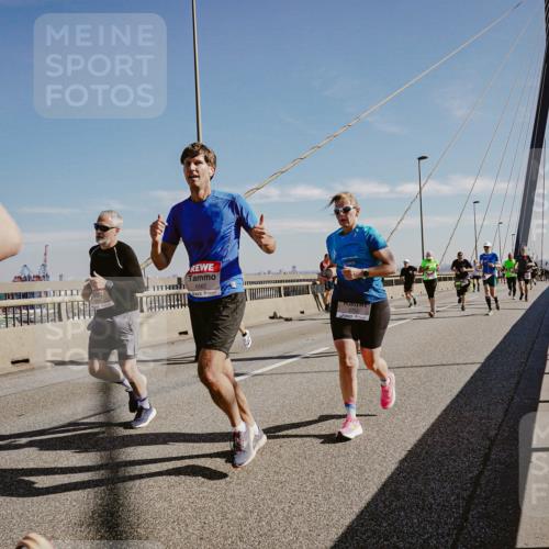 03.10.2025 - Köhlbrandbrückenlauf Michael Burmester http://msf.ph/oto/9044625 03.10.2025 12:26:29 Position 1 6562, 5753 meine-sportfotos.de