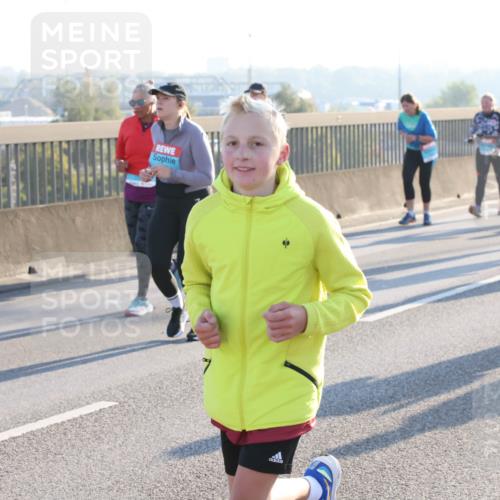 03.10.2025 - Köhlbrandbrückenlauf Lena Gebhardt http://msf.ph/oto/9044632 03.10.2025 09:27:18 Position 1  meine-sportfotos.de
