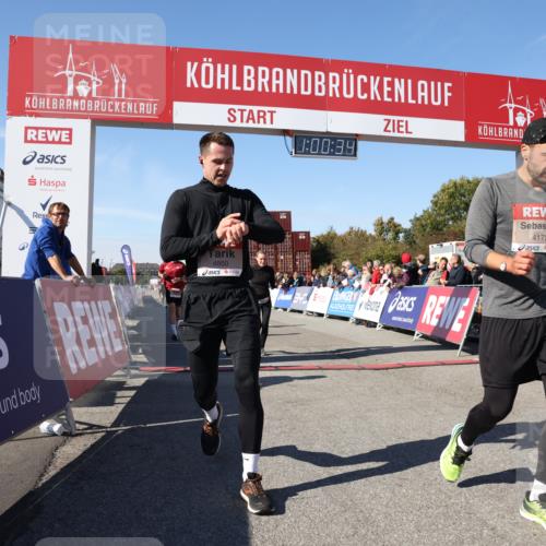 03.10.2025 - Köhlbrandbrückenlauf Lena Gebhardt http://msf.ph/oto/9044654 03.10.2025 13:00:34 Ziel 4016, 4163, 4172, 4228, 4275, 4299, 4622, 4850, 5011, 5664, 6373, 6490, 6714 meine-sportfotos.de