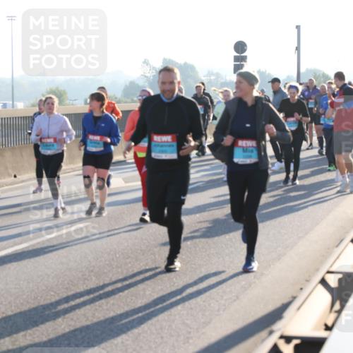 03.10.2025 - Köhlbrandbrückenlauf Lena Gebhardt http://msf.ph/oto/9044666 03.10.2025 09:27:19 Position 1  meine-sportfotos.de