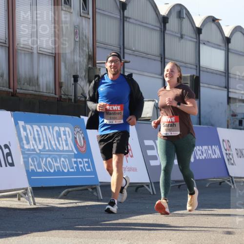 03.10.2025 - Köhlbrandbrückenlauf Luisa Fischer http://msf.ph/oto/9044672 03.10.2025 13:42:36 Ziel 5254, 6160, 6161, 6260 meine-sportfotos.de
