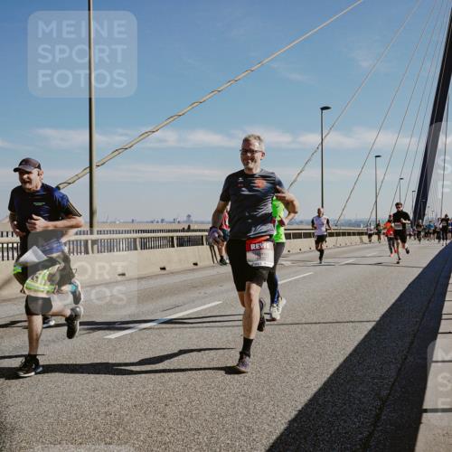 03.10.2025 - Köhlbrandbrückenlauf Michael Burmester http://msf.ph/oto/9044676 03.10.2025 12:26:34 Position 1  meine-sportfotos.de