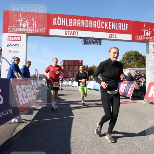 03.10.2025 - Köhlbrandbrückenlauf Lena Gebhardt http://msf.ph/oto/9044704 03.10.2025 13:00:37 Ziel 4016, 4163, 4172, 4228, 4299, 4622, 4763, 4850, 5011, 5664, 6373, 6490 meine-sportfotos.de