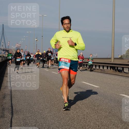 03.10.2025 - Köhlbrandbrückenlauf Fabian Wolf http://msf.ph/oto/9044713 03.10.2025 09:57:18 Position 3 3601 meine-sportfotos.de