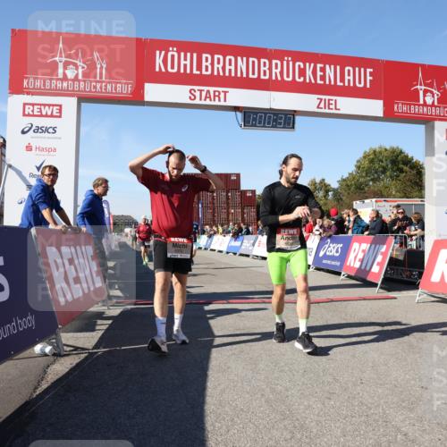 03.10.2025 - Köhlbrandbrückenlauf Lena Gebhardt http://msf.ph/oto/9044729 03.10.2025 13:00:38 Ziel 4016, 4018, 4172, 4228, 4299, 4622, 4763, 4850, 5011, 5664, 6373, 6490 meine-sportfotos.de