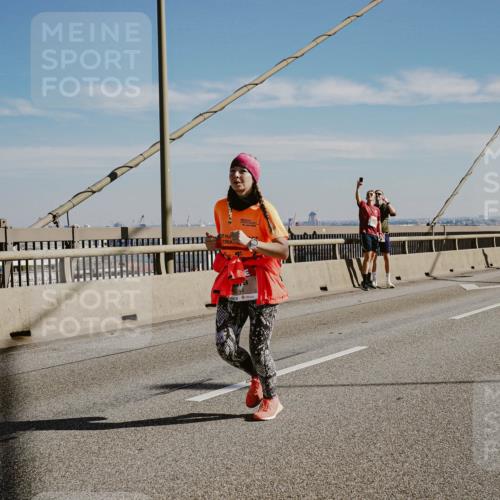 03.10.2025 - Köhlbrandbrückenlauf Michael Burmester http://msf.ph/oto/9044733 03.10.2025 12:26:40 Position 1  meine-sportfotos.de