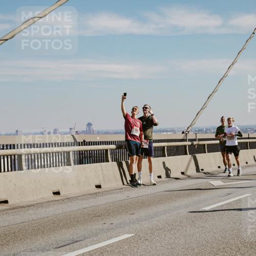 03.10.2025 - Köhlbrandbrückenlauf Michael Burmester http://msf.ph/oto/9044737 03.10.2025 12:26:42 Position 1  meine-sportfotos.de