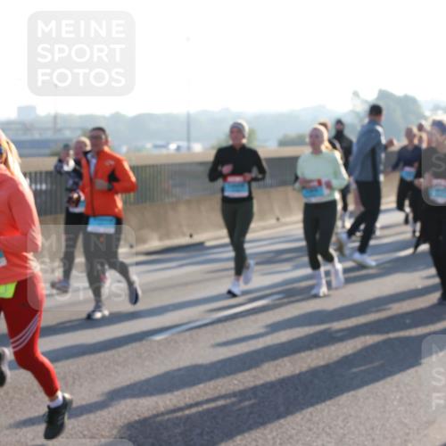 03.10.2025 - Köhlbrandbrückenlauf Lena Gebhardt http://msf.ph/oto/9044752 03.10.2025 09:27:22 Position 1 3074 meine-sportfotos.de